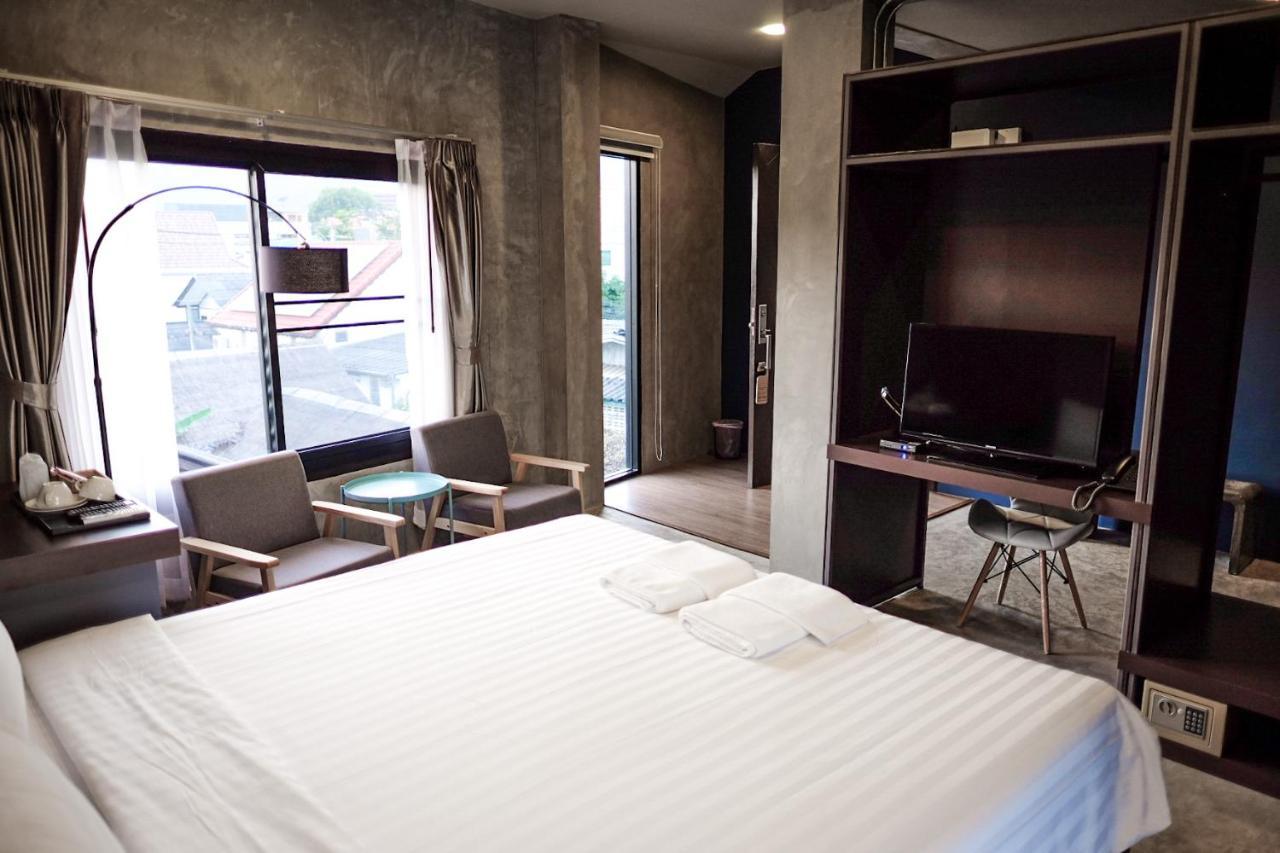 Werun Nimbly Chiang Mai Hostel Bagian luar foto