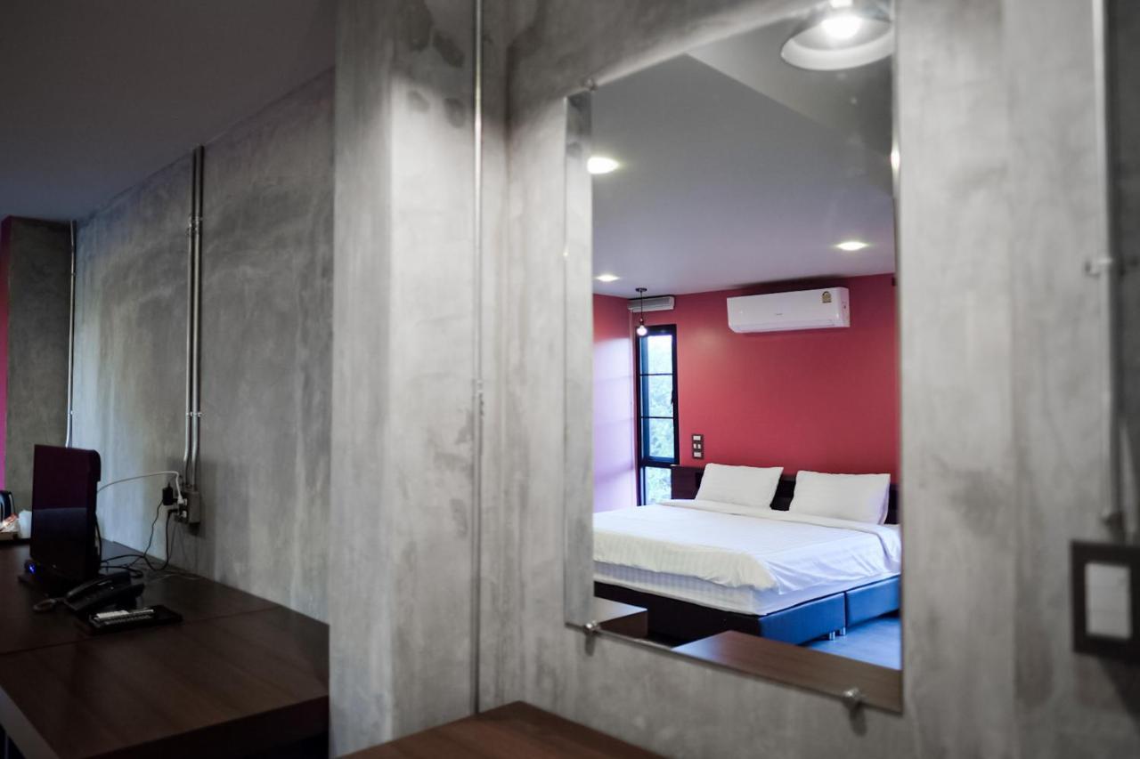 Werun Nimbly Chiang Mai Hostel Bagian luar foto